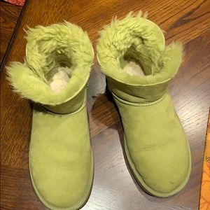 Women’s UGG short boots. Size 6